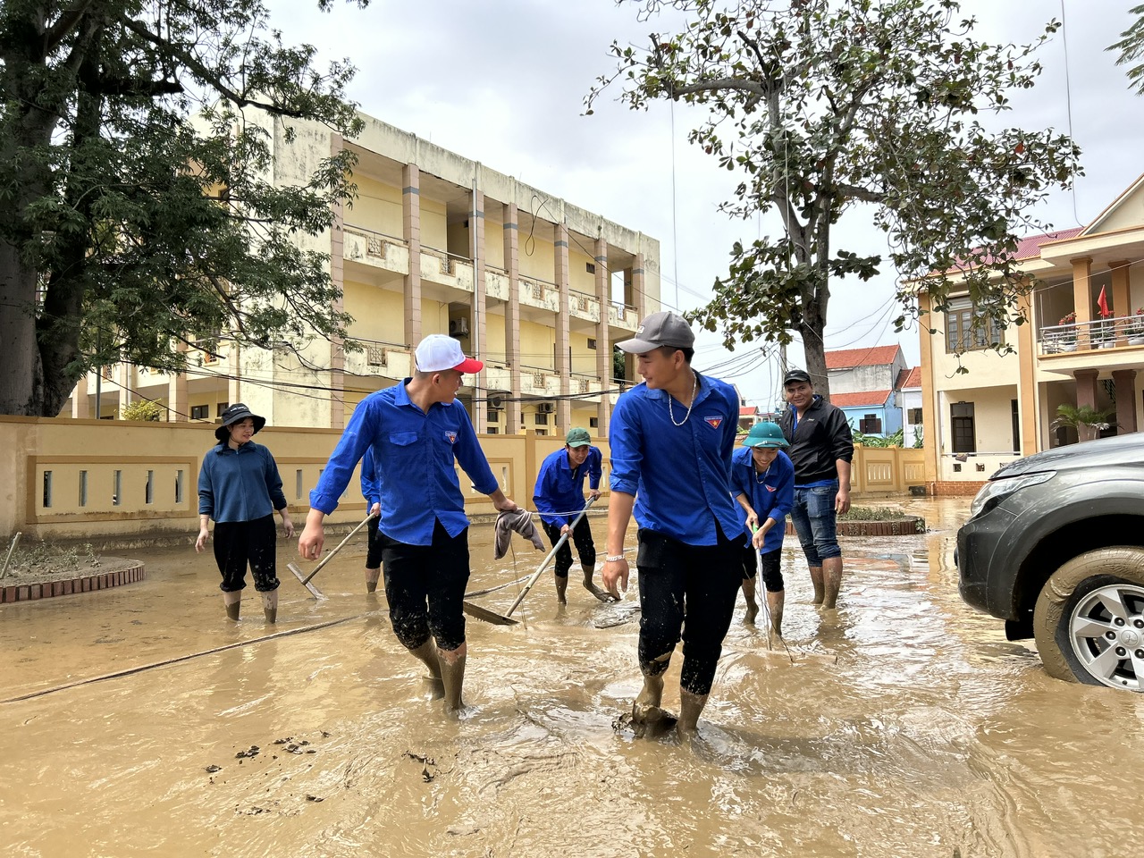 Màu áo xanh tình nguyện tại Quảng Bình